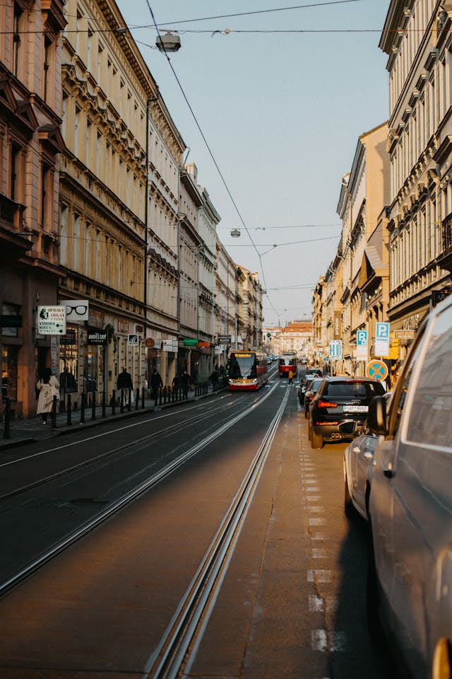 Autoškola v Praze je v mnoha směrech výhodnější, než jinde